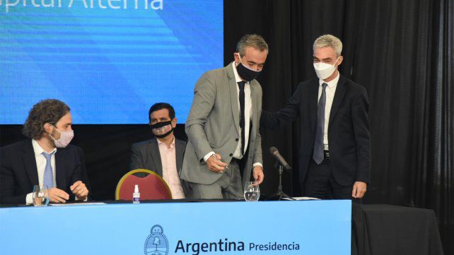 Rosario Capital Alterna: Javkin agradeció la mirada federal de Fernández y parafraseó a Litto Nebbia Rosario Capital Alterna: Javkin agradeció la mirada federal de Fernández y parafraseó a Litto Nebbia