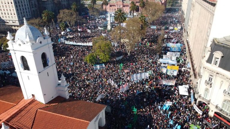 La no-violencia activa como respuesta popular frente al odio