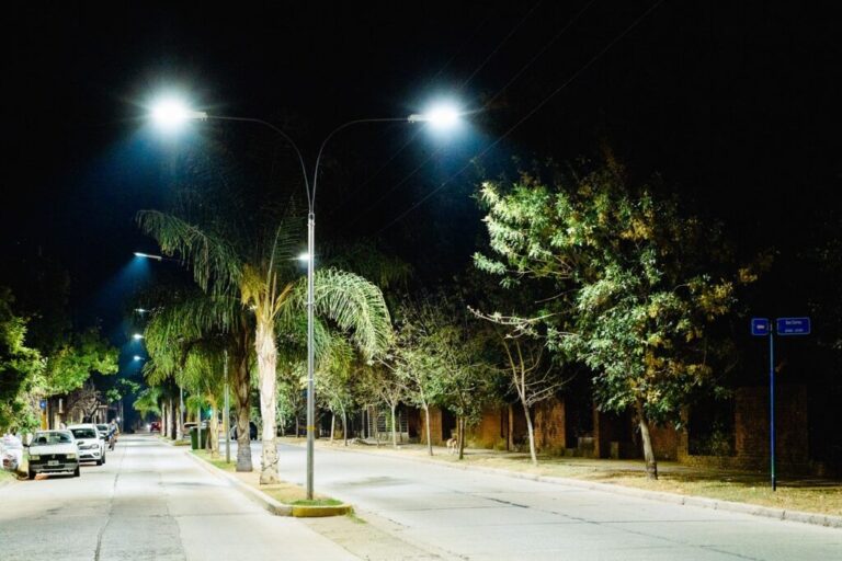 La Municipalidad sumó potencia al alumbrado de un tramo de calle Falucho