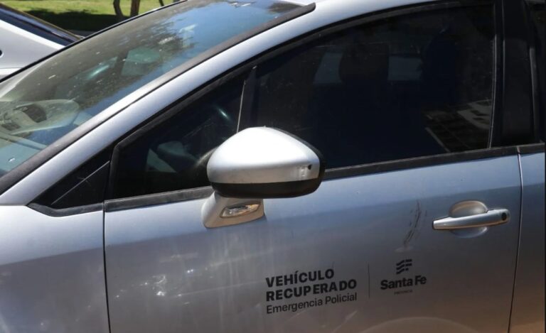 La policía comenzó a utilizar vehículos recuperados del delito para patrullar las calles