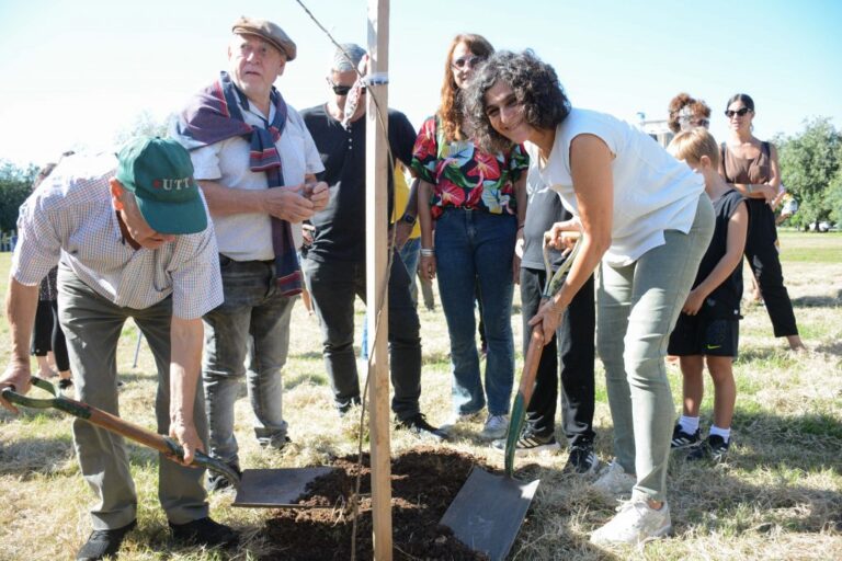 24 Marzo 2024: Concejales de Rosario plantaron 11 árboles en el bosque de la Memoria