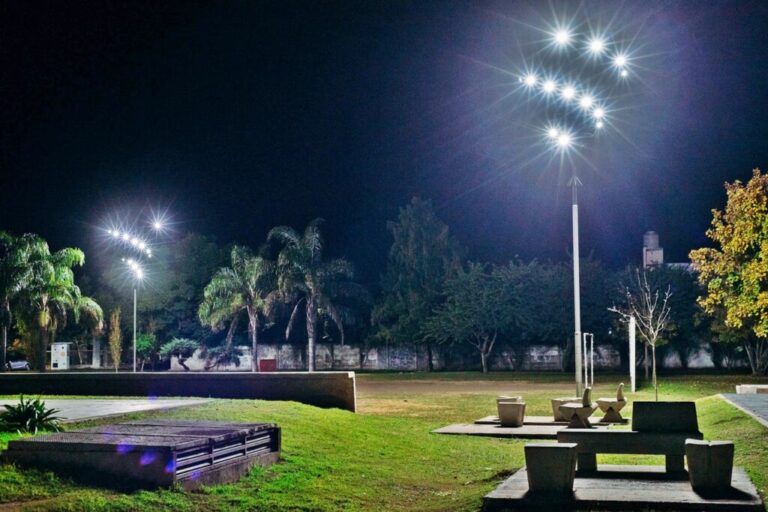 La Municipalidad de San Lorenzo reforzó la iluminación led en distintas plazas