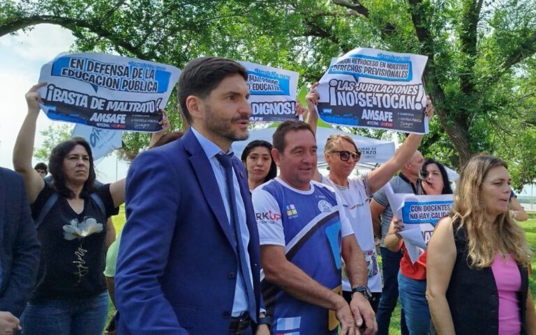 AMSAFE informa: Basta Pullaro!. Paritaria Docente. Salario no es Ganancia. Convenio AMPIP. Esc. 2105. Concurso Dirección