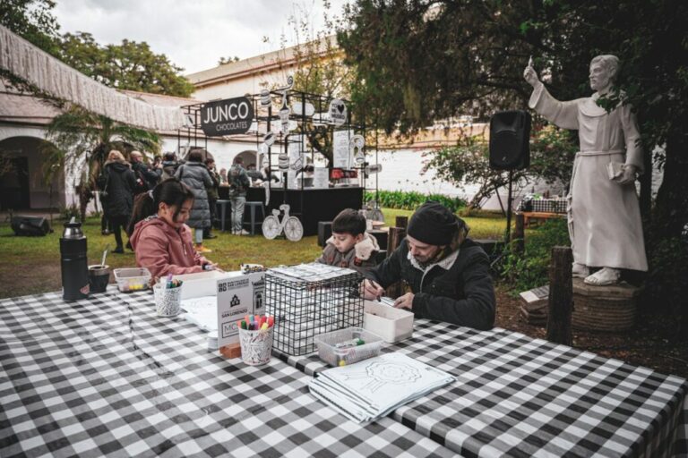 Vuelve el Café Literario, un espacio cálido en el que los libros y los sabores se reúnen con la magia de los museos