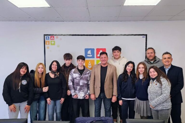 El intendente Raimundo recibió a los autores de los proyectos ganadores del Presupuesto Participativo Joven