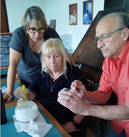 Oficio de Perfumería: Se inició la producción de cremas en Parque Carcarañá Oficio de Perfumería: Se inició la producción de cremas en Parque Carcarañá