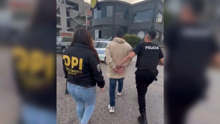 Detuvieron al “Patrón” Gallardo, uno de los prófugos más buscados de Santa Fe Detuvieron al “Patrón” Gallardo, uno de los prófugos más buscados de Santa Fe