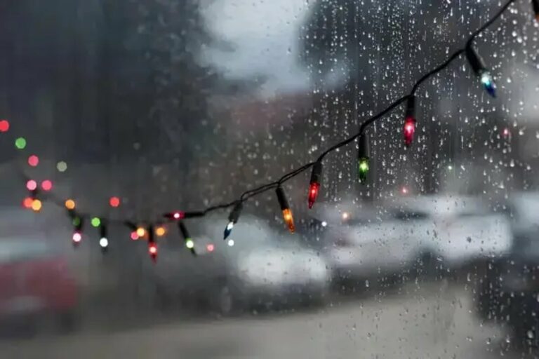 Llegó la tormenta y la mesa navideña se arma adentro