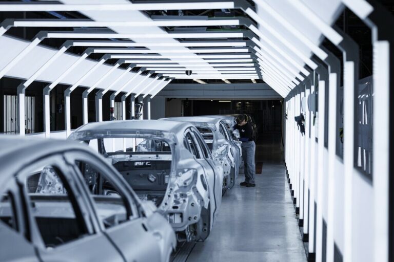 La mítica planta de Renault en Valladolid se «reinventa» con un viejo conocido: el motor de combustión