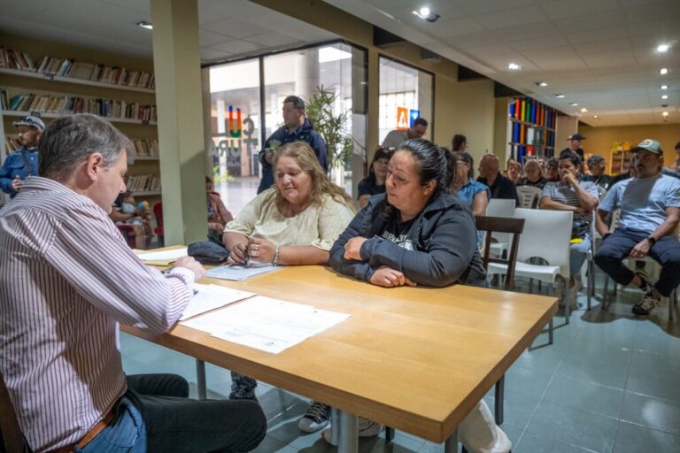 A partir de gestiones del municipio, vecinos de la ciudad quedaron a un paso de escriturar sus viviendas A partir de gestiones del municipio, vecinos de la ciudad quedaron a un paso de escriturar sus viviendas