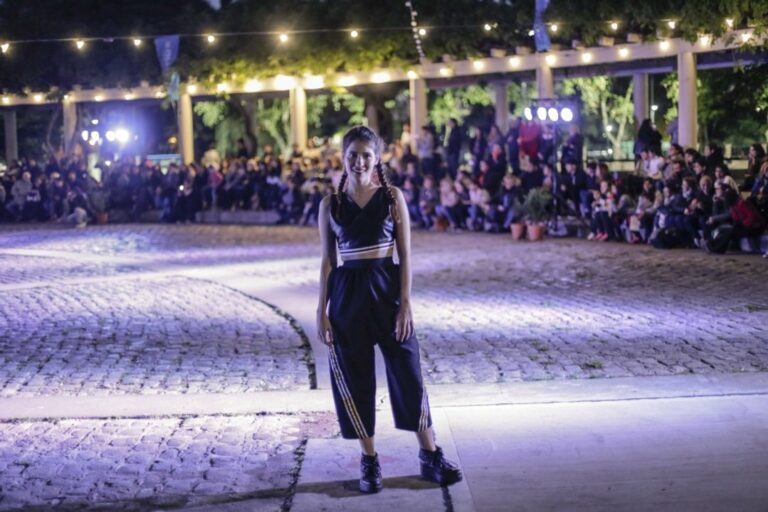 Desfile de marcas rosarinas en el Pasaje Juramento