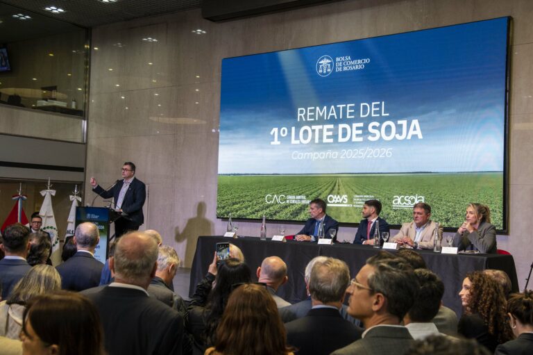 Se realizó el remate del 1º Lote de Soja de la temporada 2025/26 en la Bolsa de Comercio