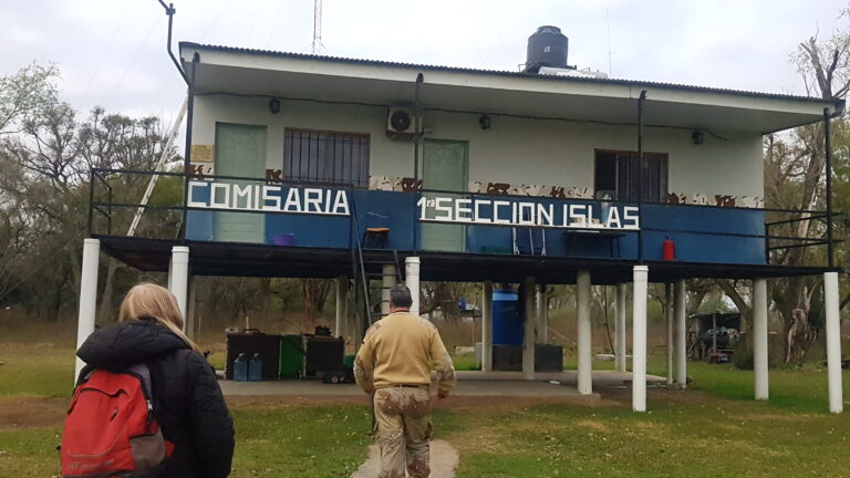 Vecino de Puerto Gral. San Martín denució a policías de la primera sección de Islas